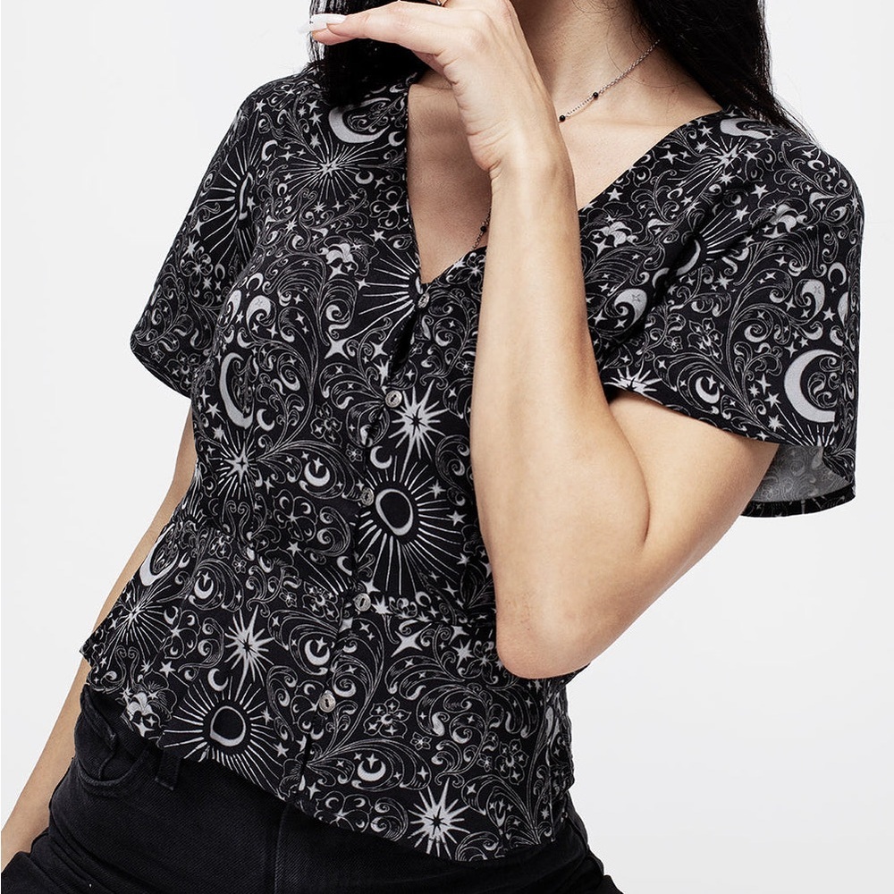 NWT Stellaluna Button Up Short Sleeve Top